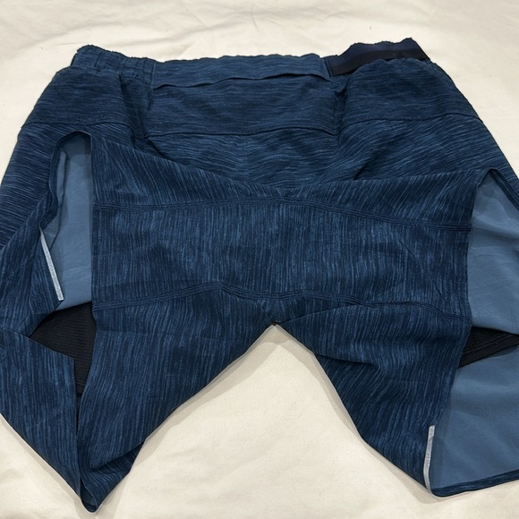 Lululemon Surge Short *6" Updated Size S - Picture 3 of 5